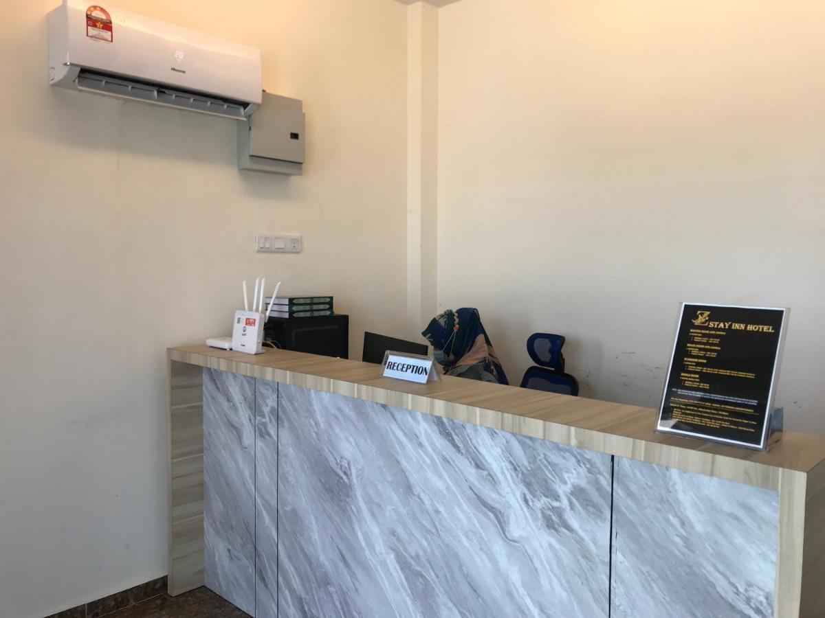 Oyo 90506 Z Stay Inn Hotel Simpang Renggam Екстер'єр фото