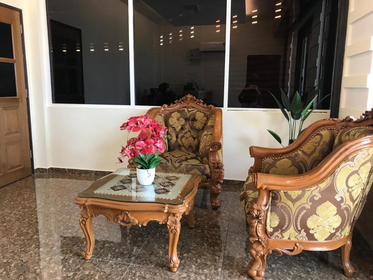 Oyo 90506 Z Stay Inn Hotel Simpang Renggam Екстер'єр фото