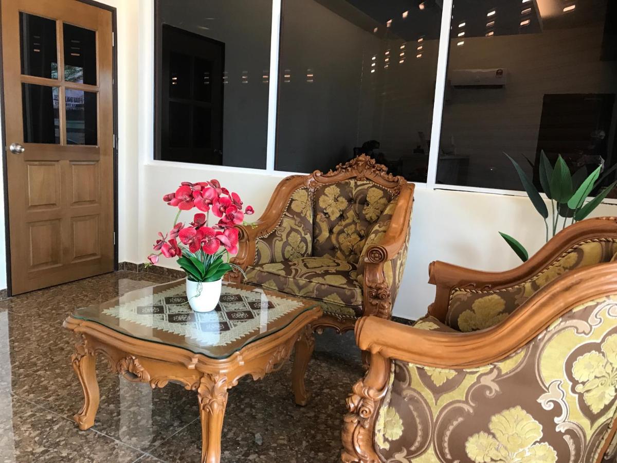 Oyo 90506 Z Stay Inn Hotel Simpang Renggam Екстер'єр фото