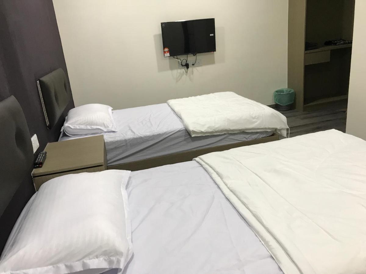 Oyo 90506 Z Stay Inn Hotel Simpang Renggam Екстер'єр фото