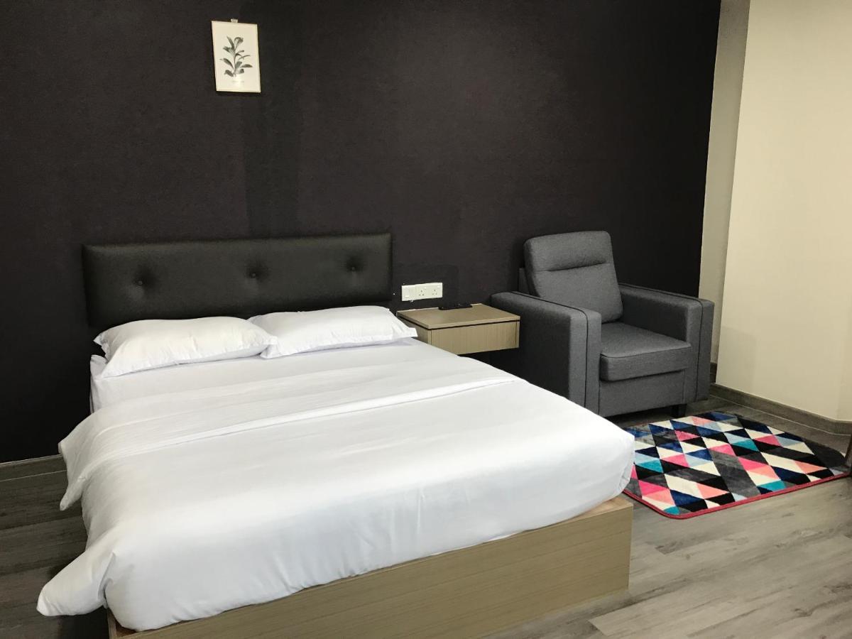 Oyo 90506 Z Stay Inn Hotel Simpang Renggam Екстер'єр фото