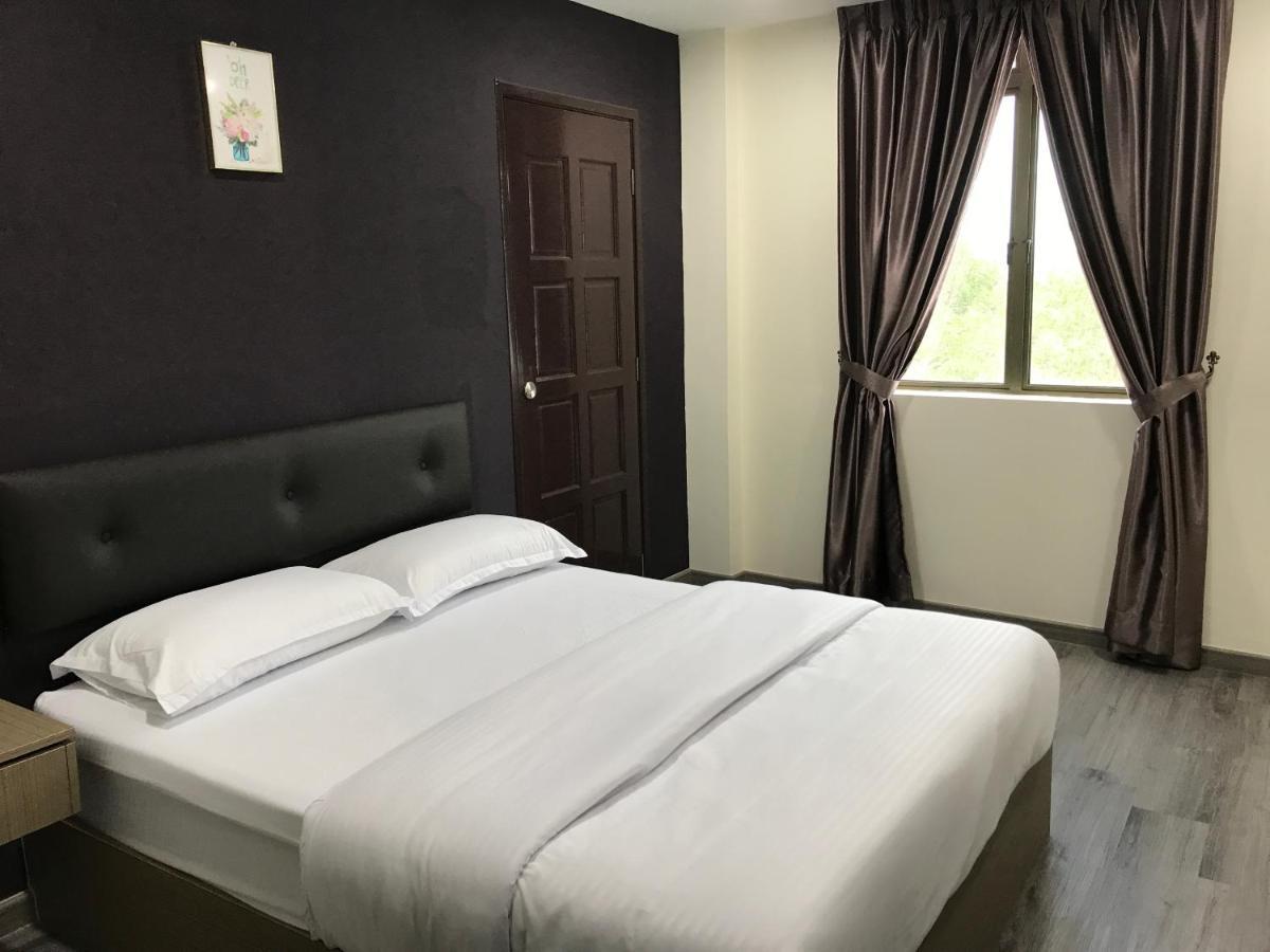 Oyo 90506 Z Stay Inn Hotel Simpang Renggam Екстер'єр фото