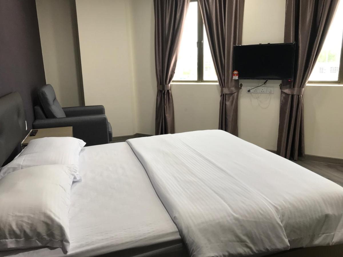 Oyo 90506 Z Stay Inn Hotel Simpang Renggam Екстер'єр фото