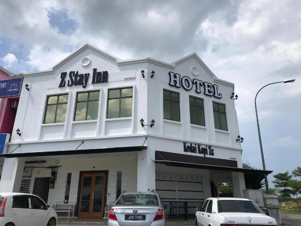 Oyo 90506 Z Stay Inn Hotel Simpang Renggam Екстер'єр фото